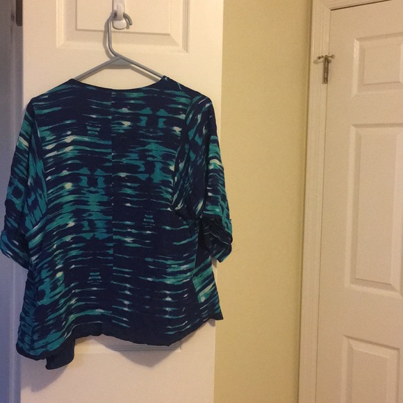 Forever 21 Shrug - Picture 3 of 6